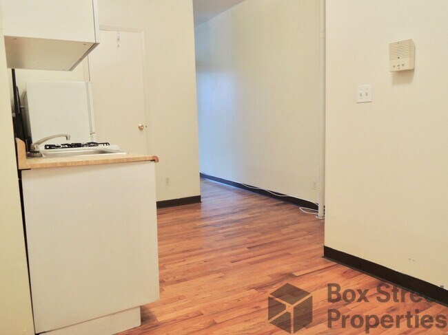 Foto del edificio - 347 E 9th St