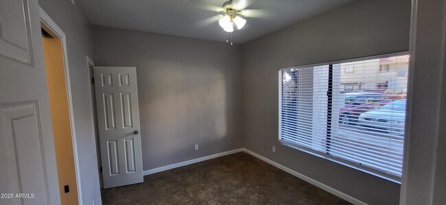 Foto del edificio - 11666 N 28th Dr