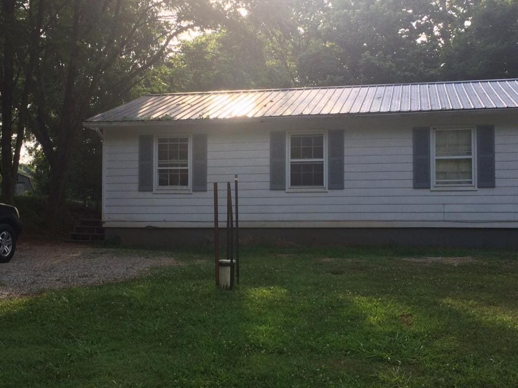 Primary Photo - 1335 Iron Ridge Rd
