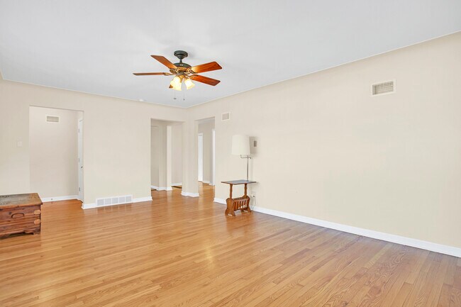 Foto del edificio - 2734 Yaeger Rd