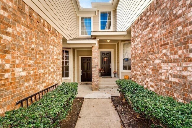 Building Photo - 8521 Heather Ridge Dr