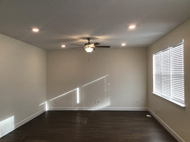 Building Photo - 2422 E Tumbleweed Road