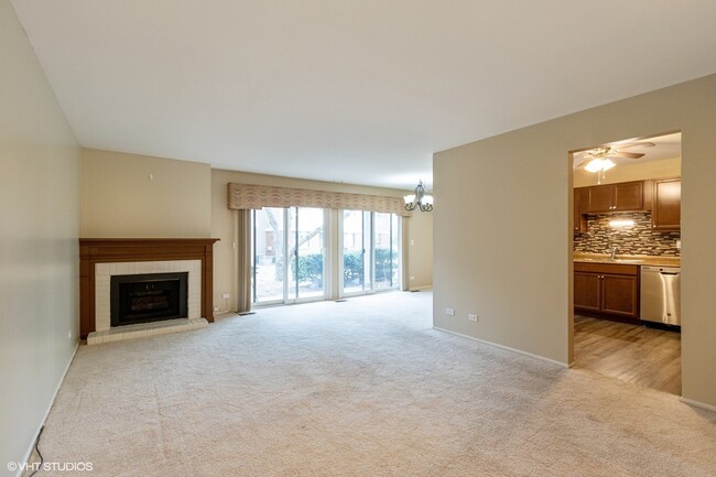 Foto del edificio - 401 Pinetree Ln