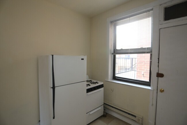 Foto del edificio - 722 W Barry Ave