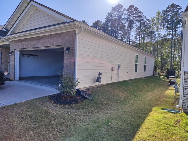 Building Photo - 2725 Manor Stone Way