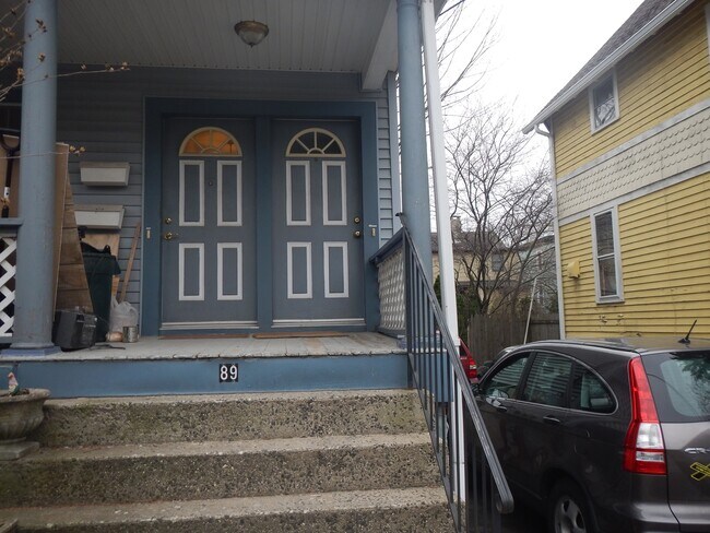 ENTRADA PRINCIPAL - 89 1st Ave