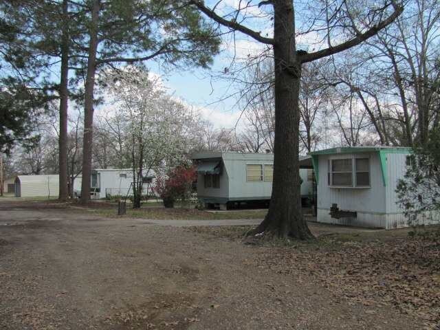 Building Photo - Canary Trailer Park