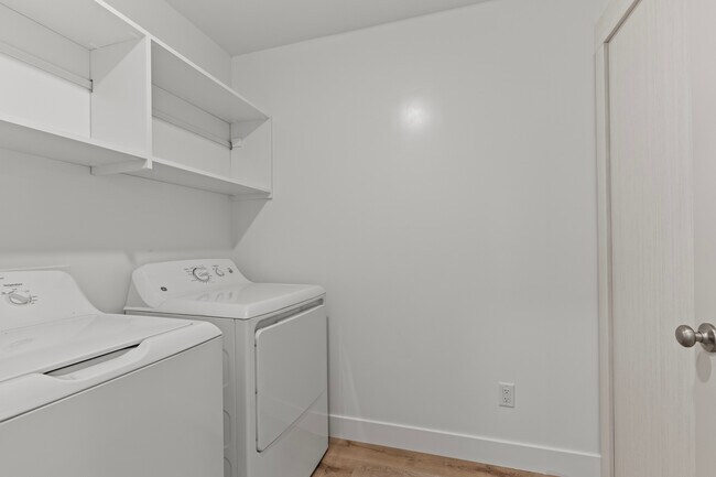 Building Photo - NT 3410