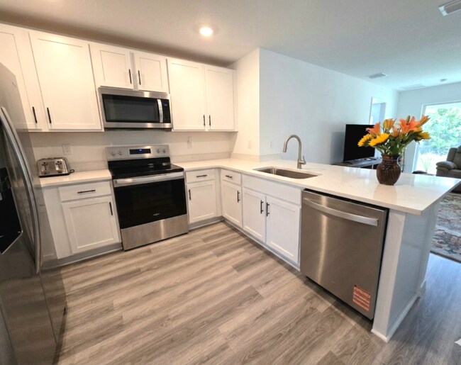 Foto del edificio - 5220 Berry Bay Ave