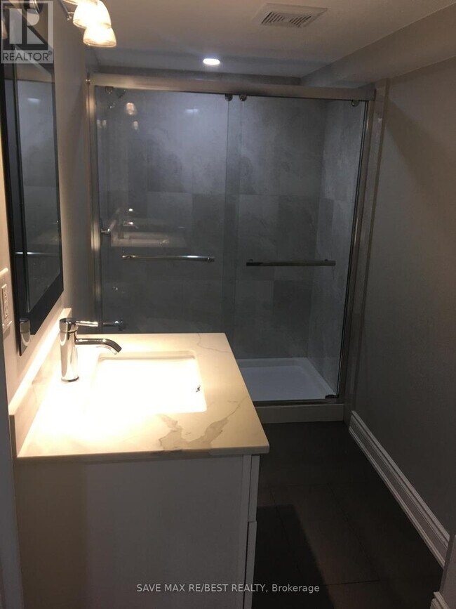 Building Photo - 28 Isle Royal Terrace