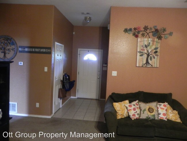 Building Photo - 4 br, 2 bath House - 2512 Merle Dr