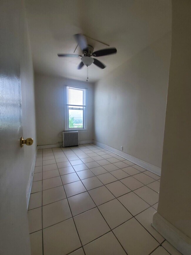 Foto del edificio - 814 Columbia Ave