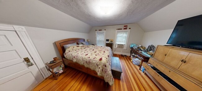 Foto del edificio - Peaceful Newton 2-bed near MBTA