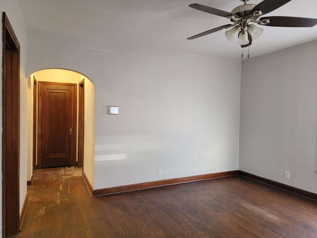 Building Photo - Spacious 2-Bedroom Apartment Downtown  Appleton