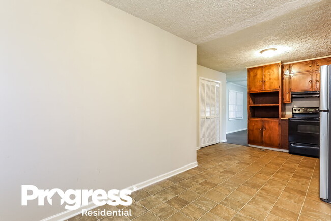 Building Photo - 1102 Tamarack Trail