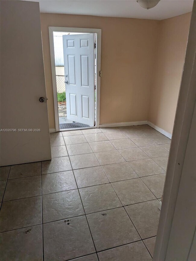 Foto del edificio - 6425 SW 22nd St