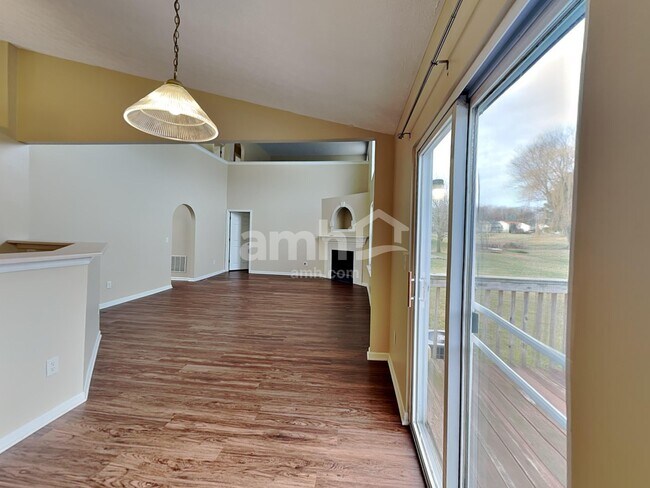 Foto del edificio - 103 Spring Brook Ct