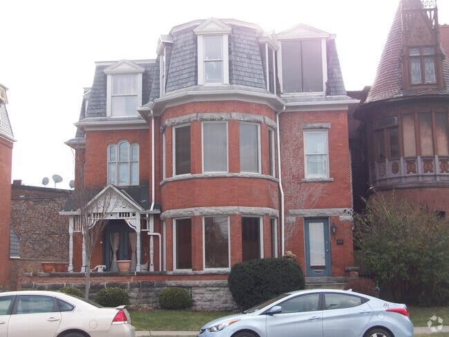 Building Photo - 473 Virginia St