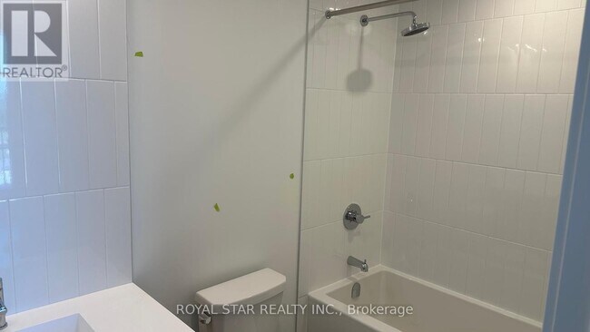 Photo du bâtiment - 7950-B-7950 Bathurst St