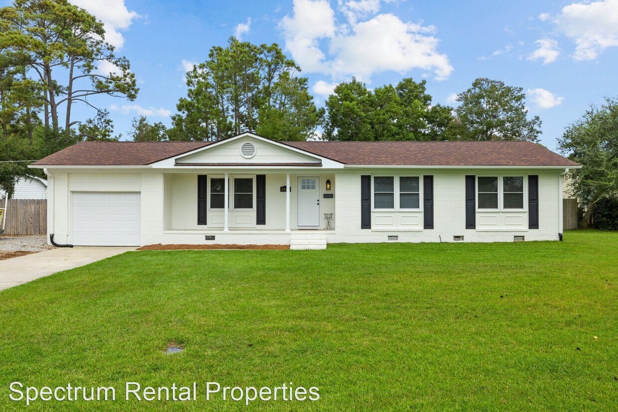 Foto principal - 3 br, 2 bath House - 2404 Emeline Place