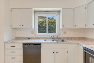 Building Photo - 2306 S Lynn St