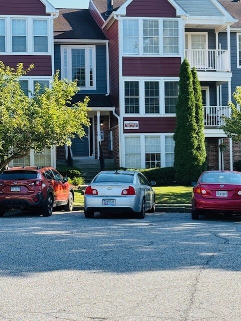 Building Photo - 743 Deering Rd