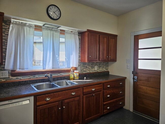 Foto del edificio - 4 Bedroom Home in Warriors Mark