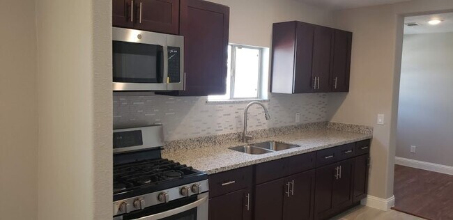 Foto del edificio - 2107 Jones Rd