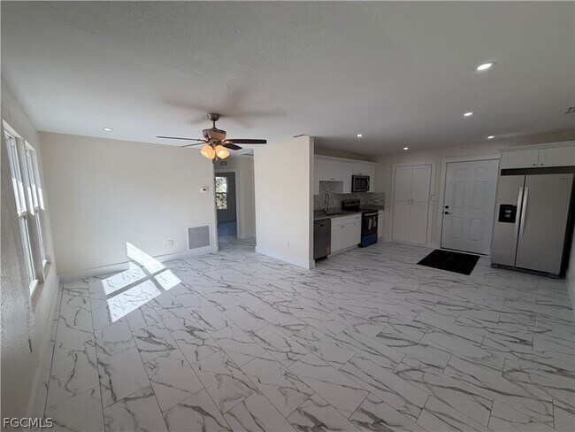 Building Photo - 27160 Chula Vista Dr