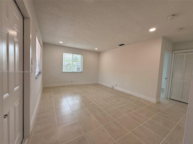 Foto del edificio - 821 SW 9th St