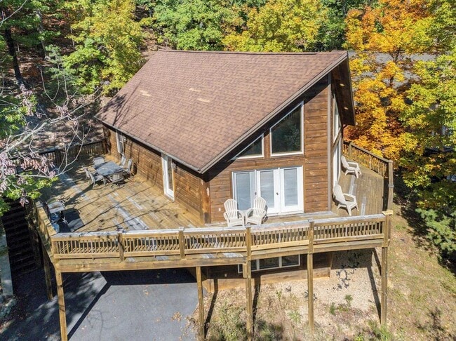 Building Photo - 223 Turkey Dr