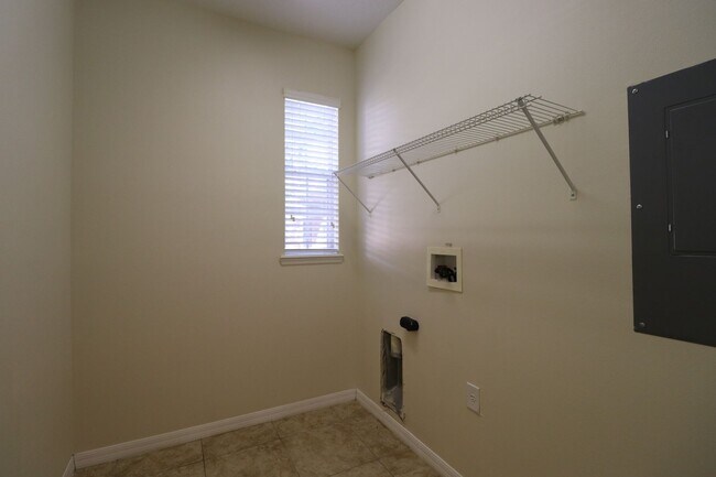 Foto del edificio - 3/2.5/2 Town Home in gated community with ...