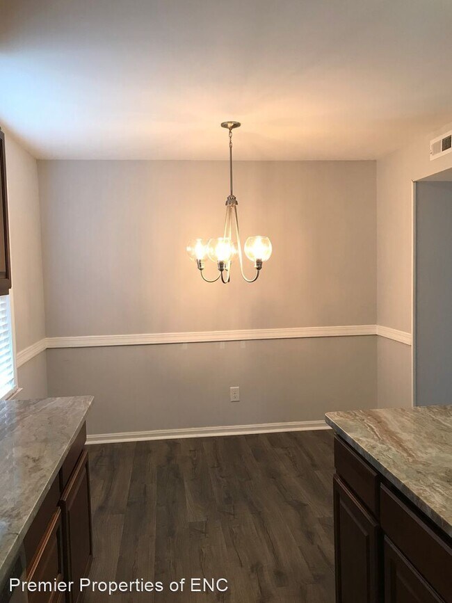 Building Photo - 4 br, 2 bath House - 639 Shadowridge Road