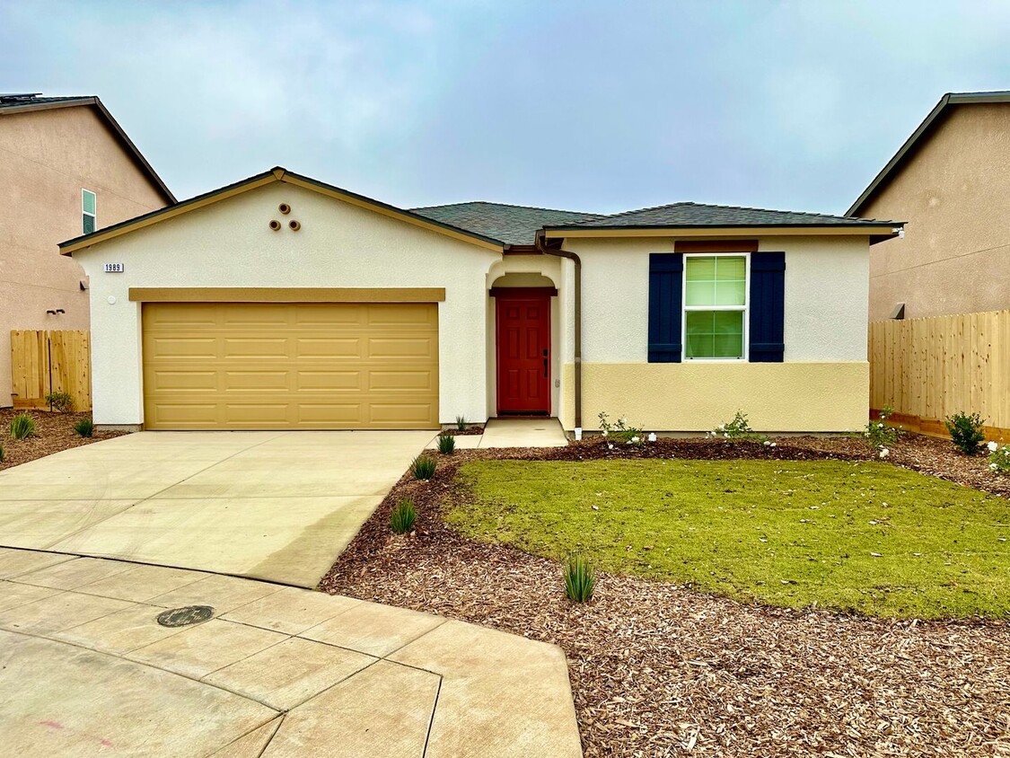 Foto principal - BRAND NEW 3/2 Century Home In Madera