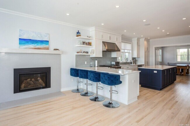 Building Photo - 676 Dune Rd