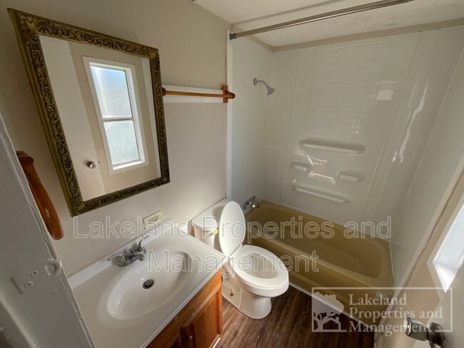 Foto del edificio - 8535 Mathews Rd