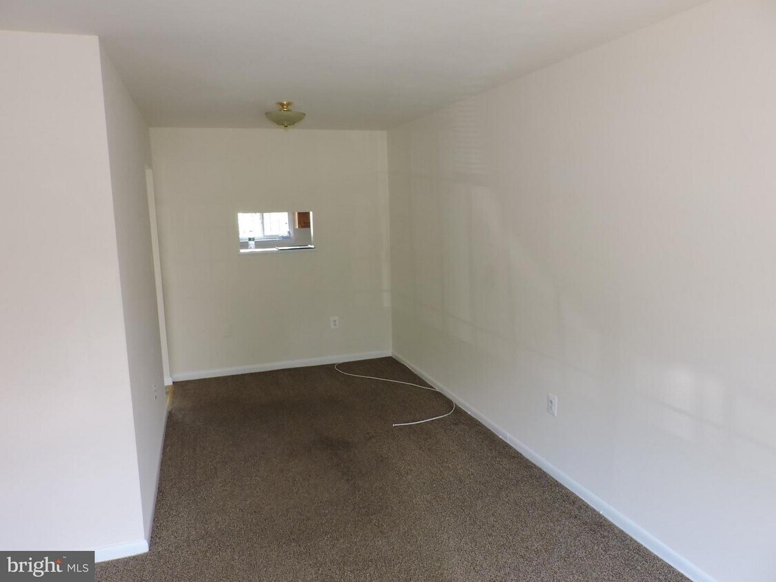 Foto principal - 1116 Barnaby Terrace SE