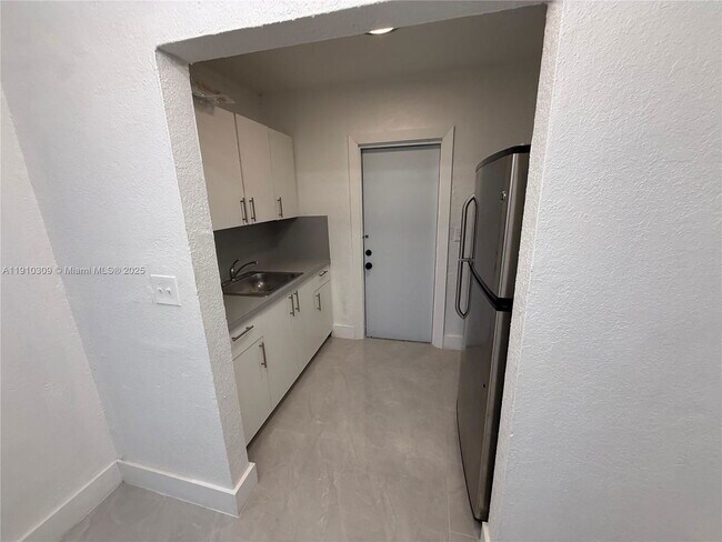 Foto del edificio - 1251 NW 61st St