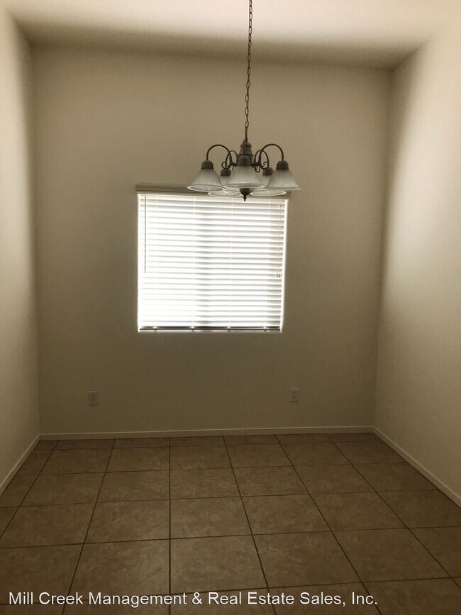 Foto del edificio - 5 br, 2 bath House - 1703  Madalyn