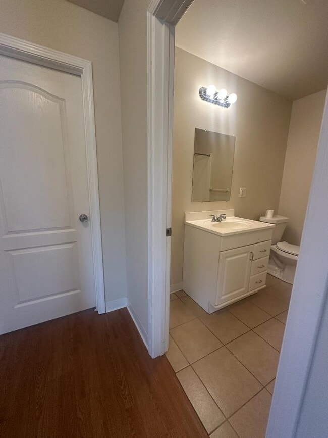 Building Photo - 318 Whaley Ln