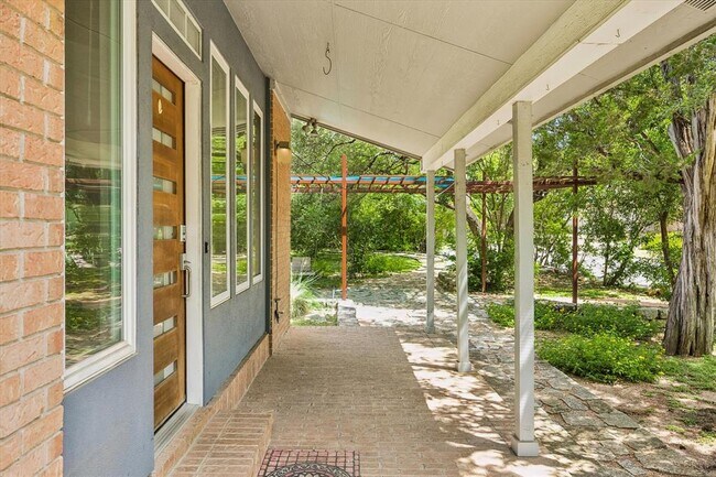 Foto del edificio - 5714 Penny Creek Dr