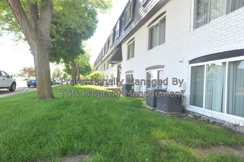 Primary Photo - 600 E McKinley Rd