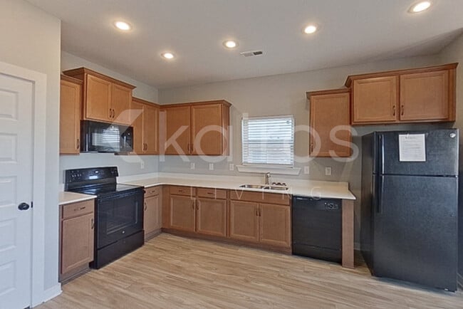 Building Photo - 26159 Valley Ridge Road