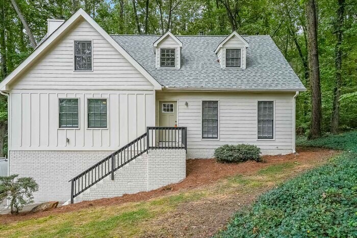 Primary Photo - 317 E Claiborne Ct