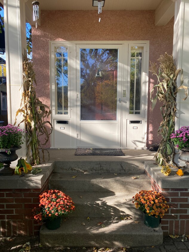 Front porch - 2344 Como Ave