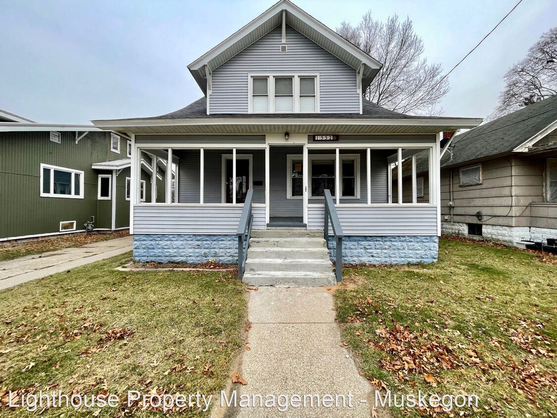 4 br, 1.5 bath House - 1552 Hoyt St - House for Rent in Muskegon, MI ...