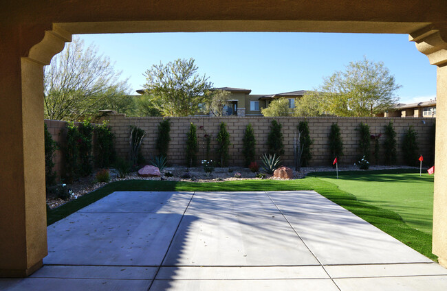 Building Photo - 35425 Domani Dr