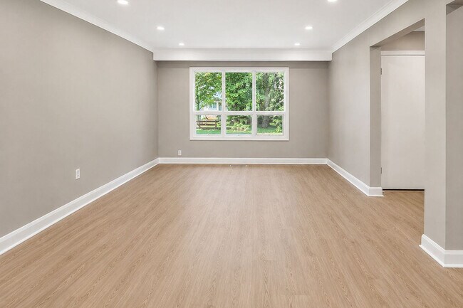 Building Photo - 9 Lloydminster Crescent