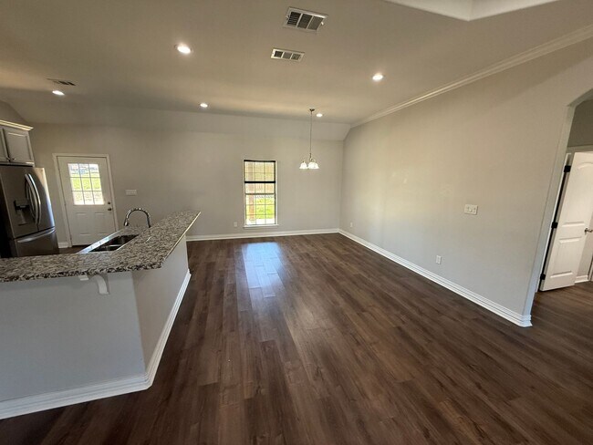 Foto del edificio - Modern 3-bed/2-bath!