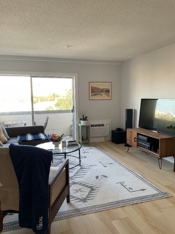 Foto del edificio - 406 W Azeele St